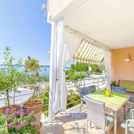 Nives - Two Bedroom A3 * Trogir